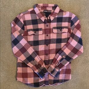 Women’s Flannel Patagonia Shirt - Pink and Blue